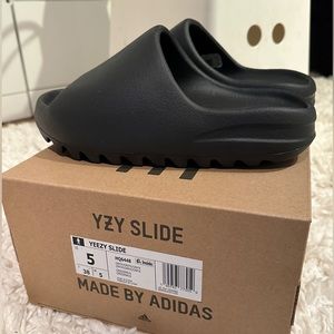 Adidas Yeezy slides youth slide